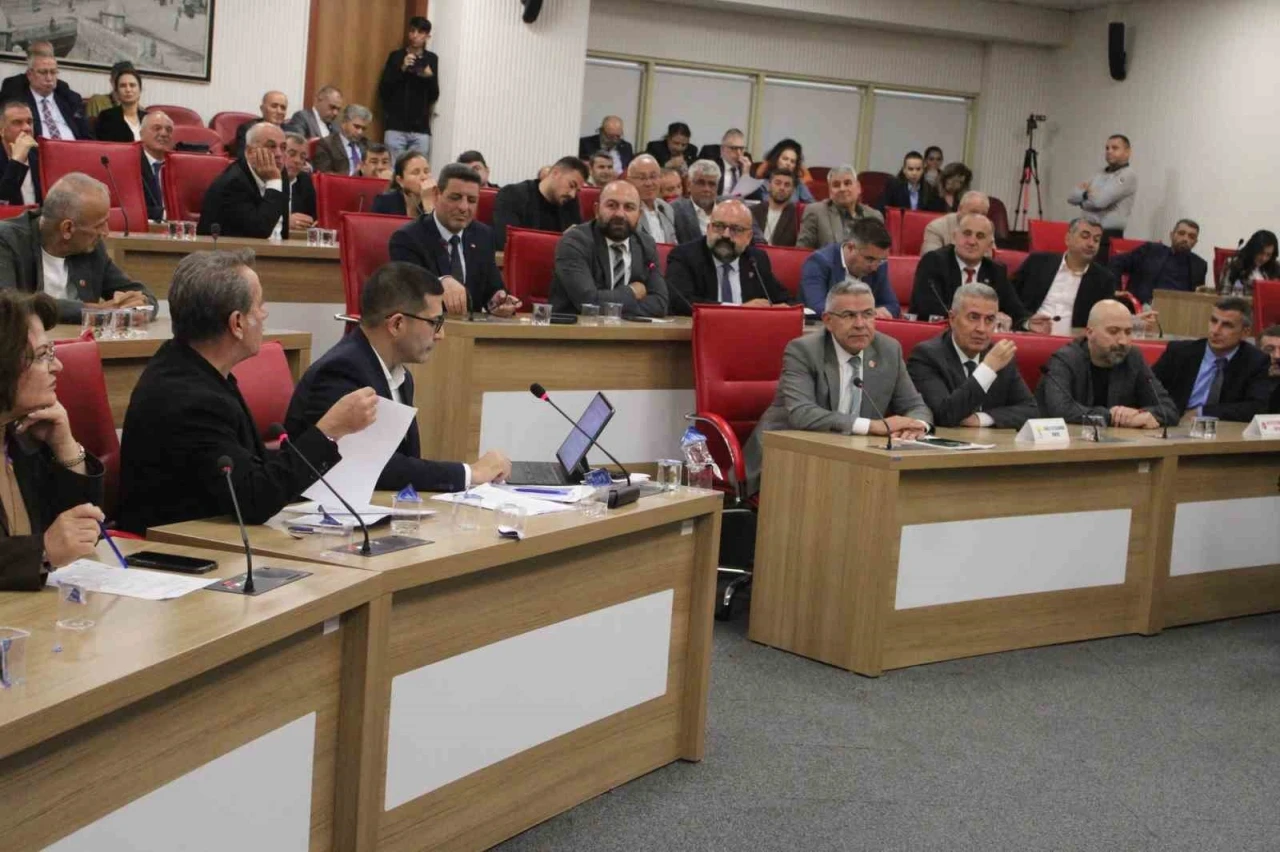 Büyükşehir meclisinde ‘sıralama’ tartışması
