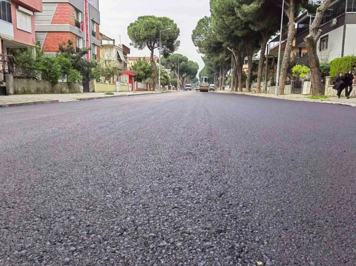 Büyükşehir, Nazilli’de yolları yeniliyor