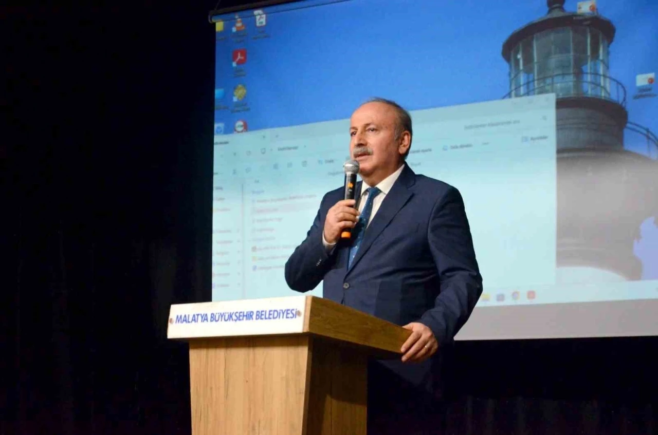 B&uuml;y&uuml;kşehir personellerine hizmet i&ccedil;i eğitimi d&uuml;zenledi
