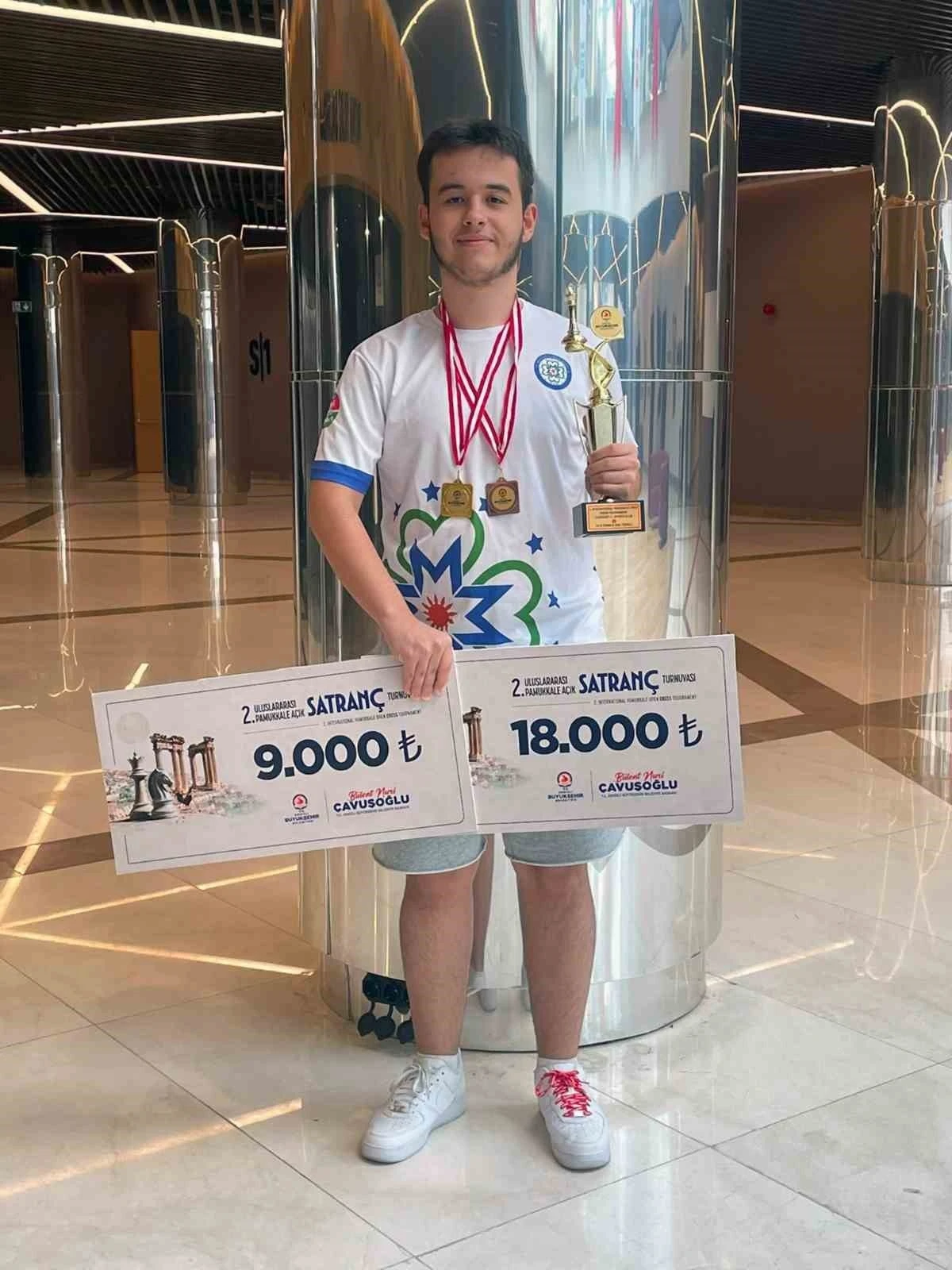 B&uuml;y&uuml;kşehir sporcuları satran&ccedil;ta başarılarını s&uuml;rd&uuml;r&uuml;yor
