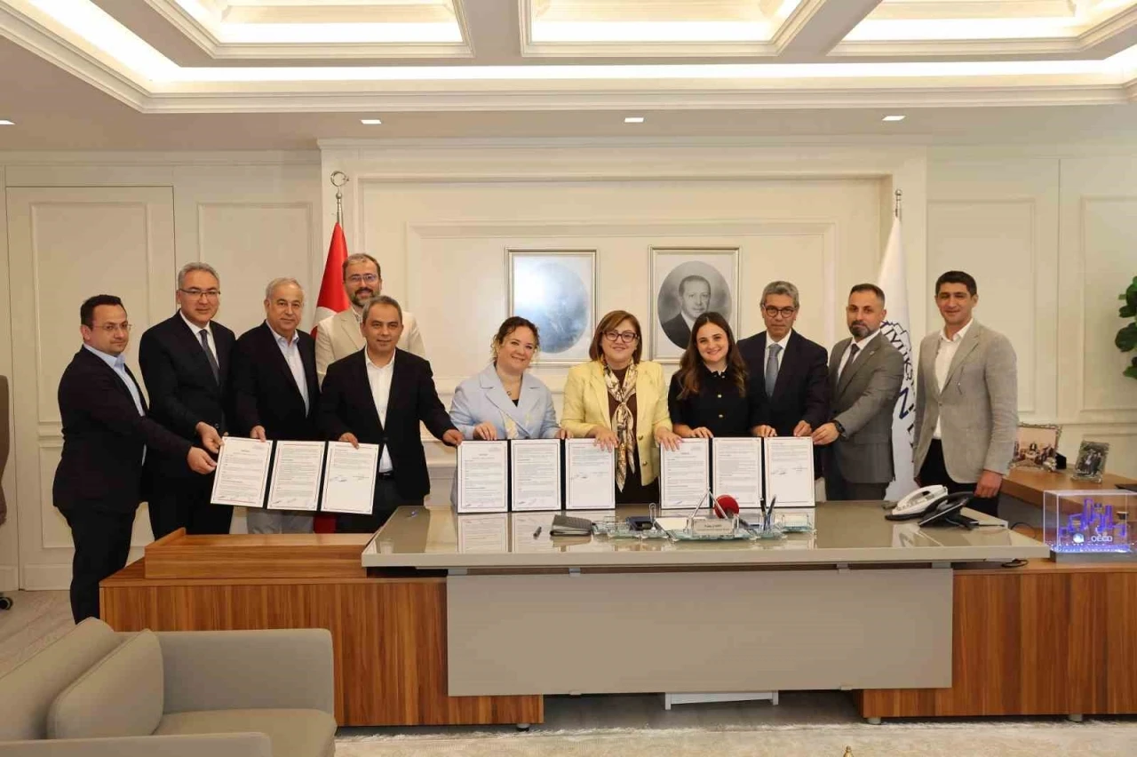 B&uuml;y&uuml;kşehir, Tadım, İpek Y&uuml;cel Sanat ve Eğitim Merkezi binası yapımı i&ccedil;in protokol imzaladı
