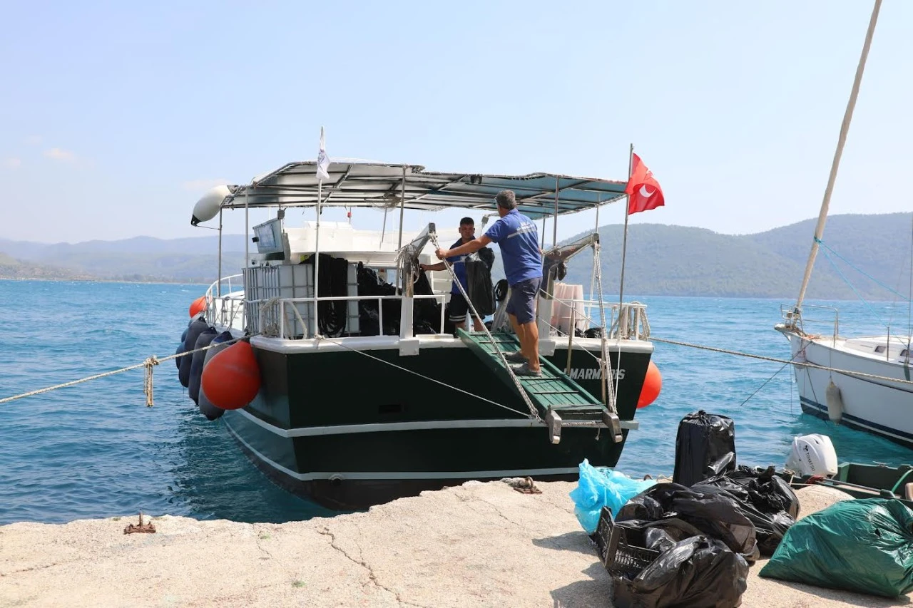 Büyükşehirden Araçsız Koylara Denizden Müdahale