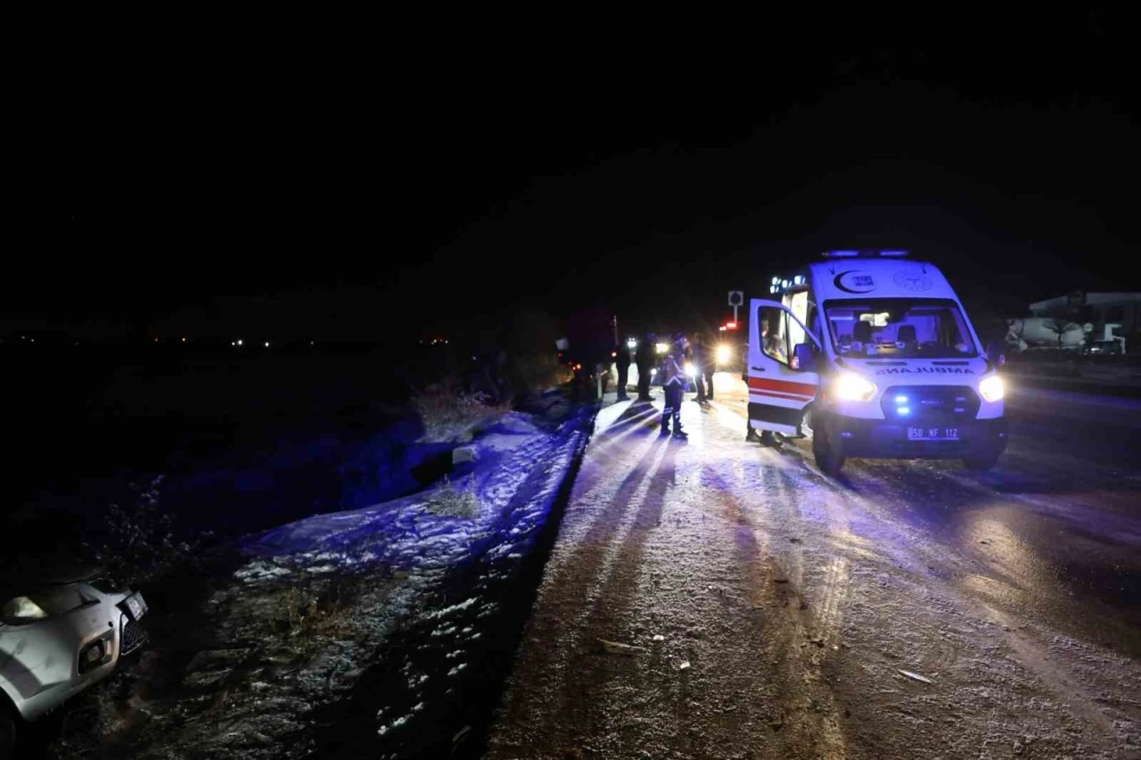 Buzlanma kazaları da beraberinde getirdi: 6 kazada 12 kişi yaralandı
