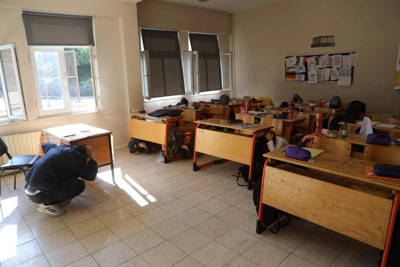 ÇAK-TİM, Çayırova’daki okullarda afet eğitimlerine başladı