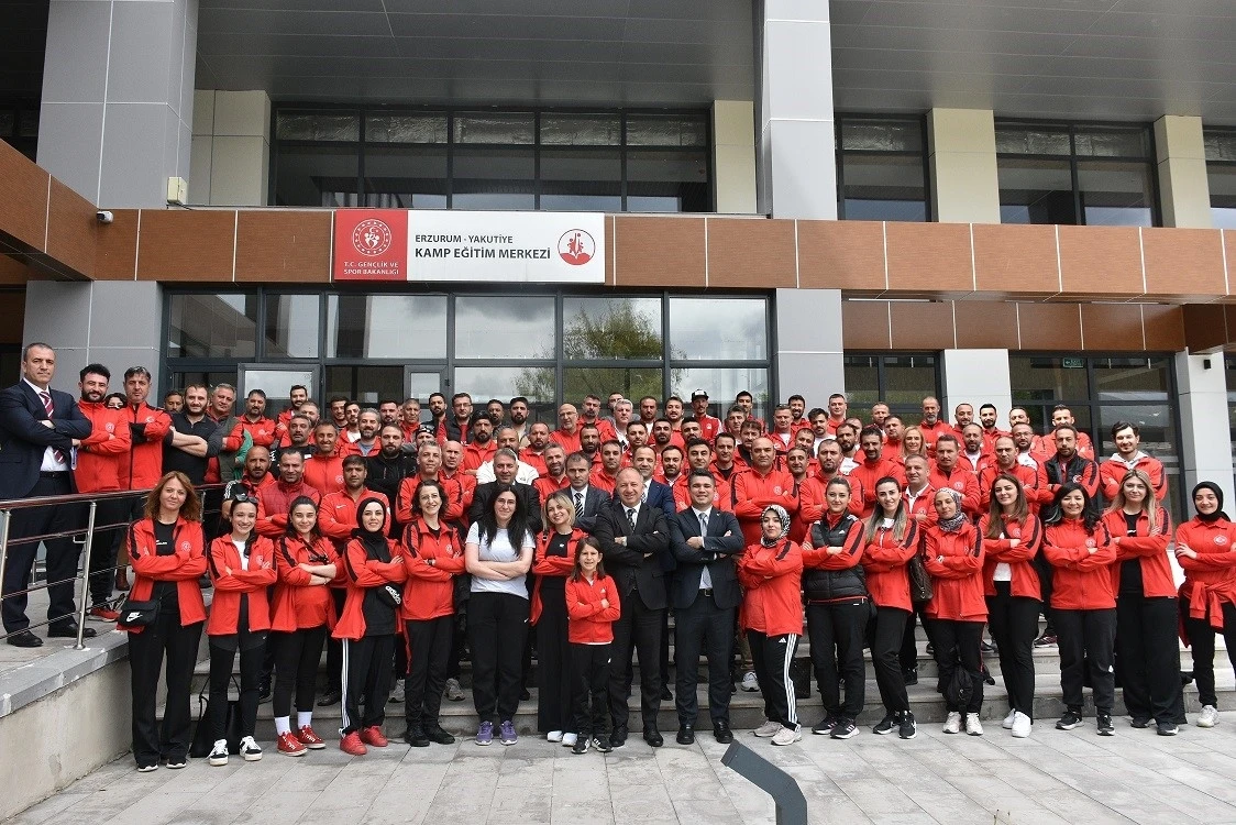 Çakmur, &quot;Sporun mutfağında siz varsınız&quot;
