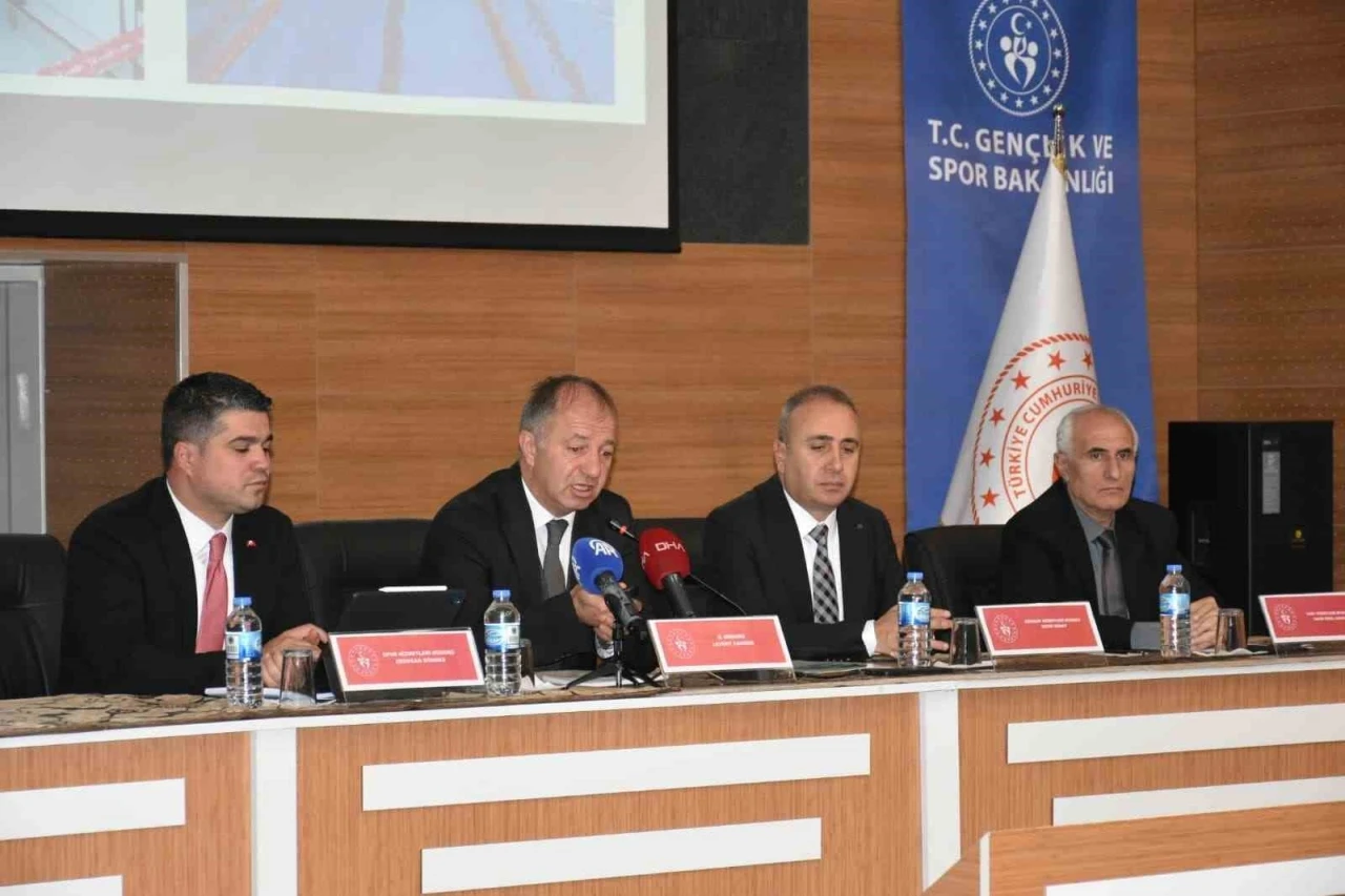 Çakmur; &quot;Yeni stat projesi hız kesmeden sürüyor&quot;
