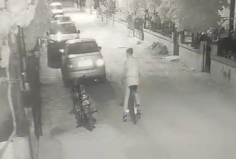 Çaldığı bisikleti beğenmeyince bırakıp motosikleti götürdü
