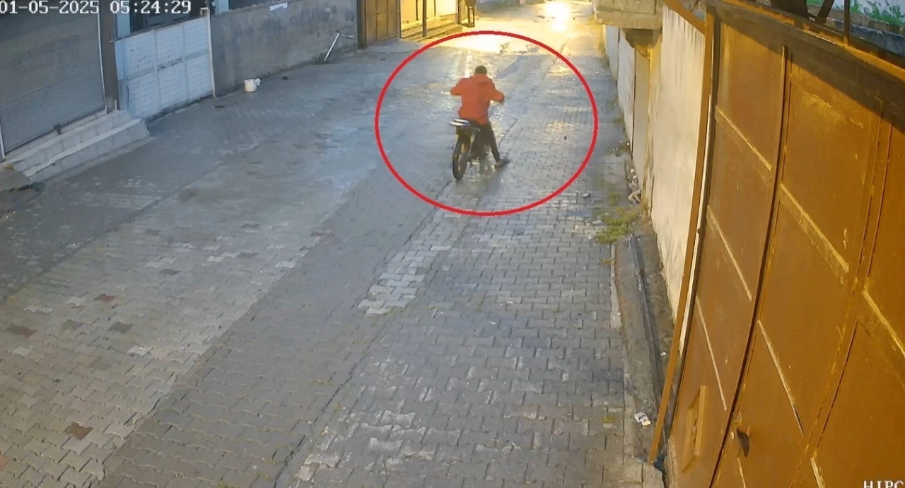 Çaldığı motosiklet arızalanınca park edip, başka motosiklet çalan hırsız polisten kaçamadı
