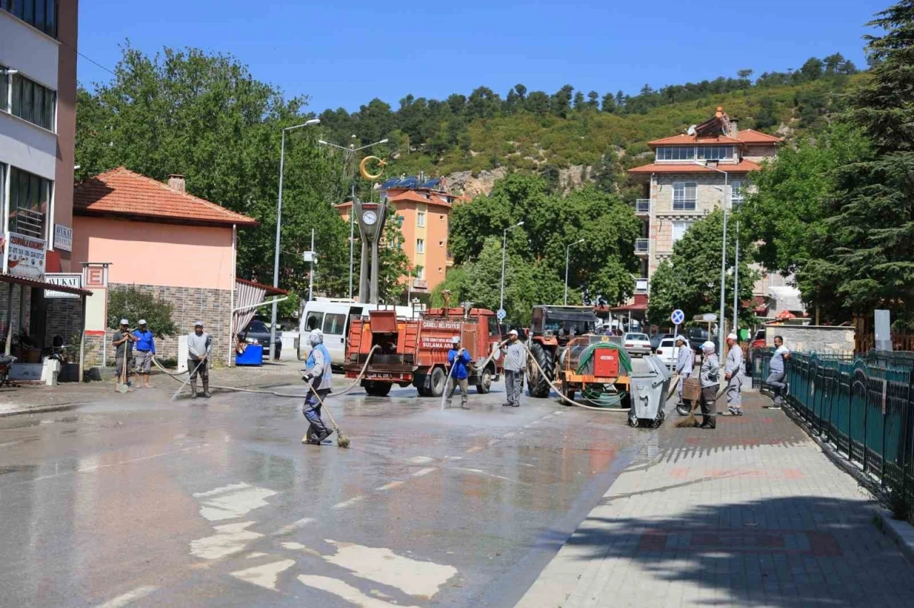 Çameli’nde Kurban Bayramı temizliği başladı
