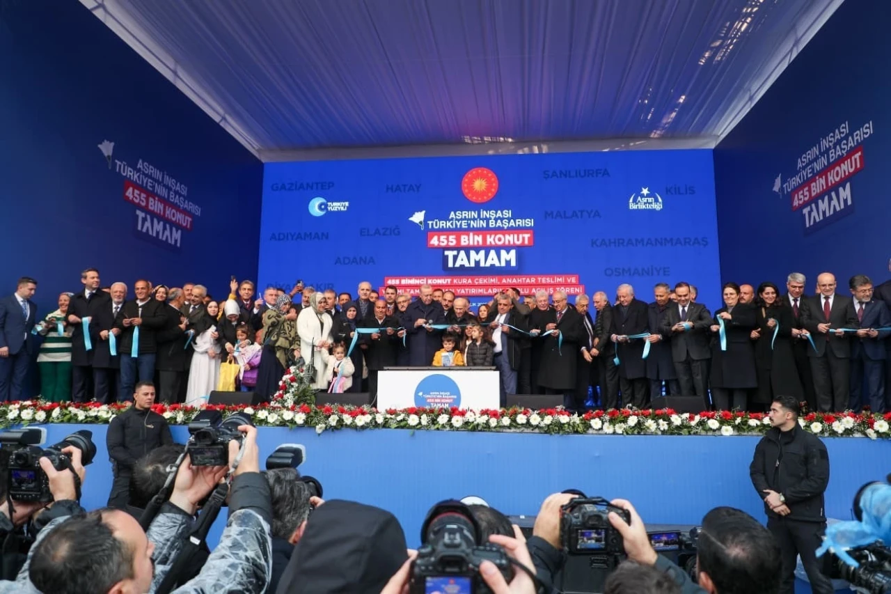 Camiler, konaklar ve k&uuml;t&uuml;phaneler i&ccedil;in yeni d&ouml;nem başladı
