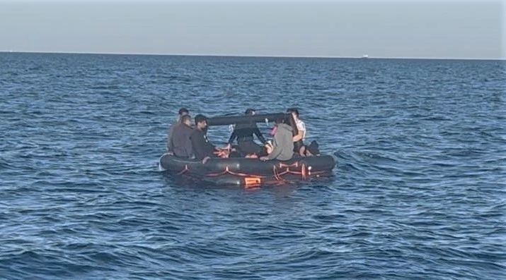 Çanakkale’de 23 kaçak göçmen kurtarıldı

