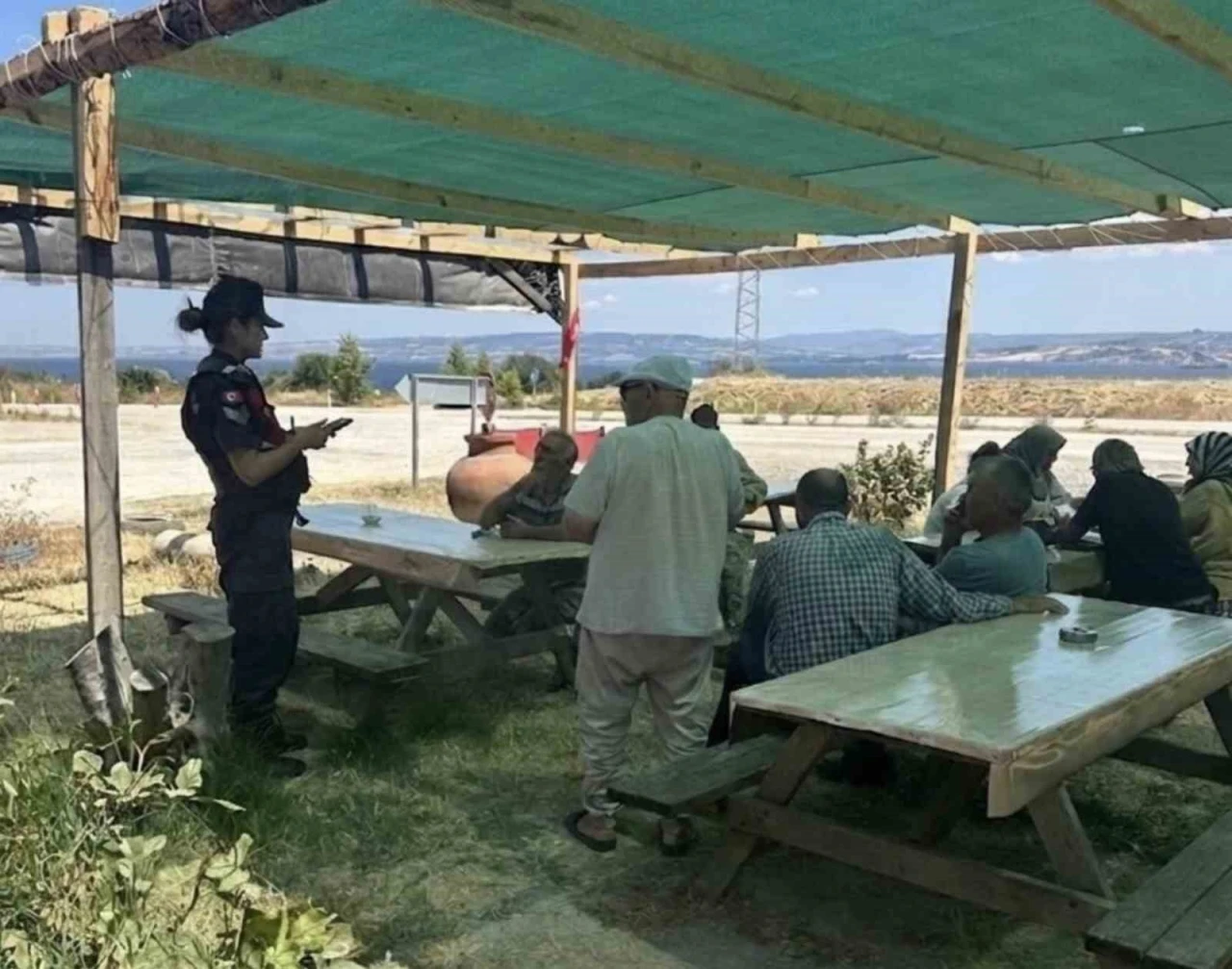 &Ccedil;anakkale&rsquo;de 260 jandarma personeli ile g&ouml;&ccedil;men ka&ccedil;ak&ccedil;ılığı denetimi
