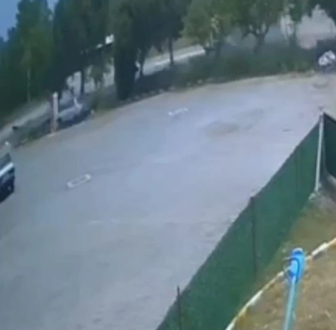 Çanakkale’de 8 kişinin hayatını kaybettiği feci kaza anı kamerada
