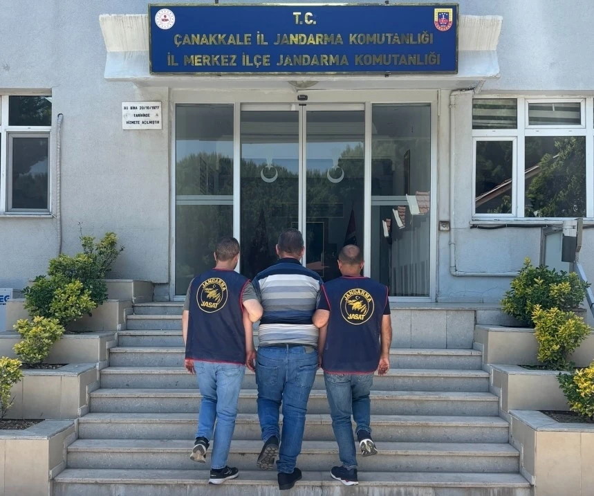 &Ccedil;anakkale&rsquo;de farklı su&ccedil;lardan aranan 63 ş&uuml;pheli yakalandı
