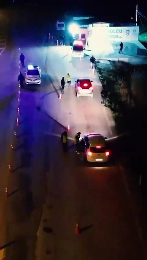 &Ccedil;anakkale&rsquo;de ger&ccedil;ekleştirilen denetimlerde 2 ş&uuml;pheli tutuklandı
