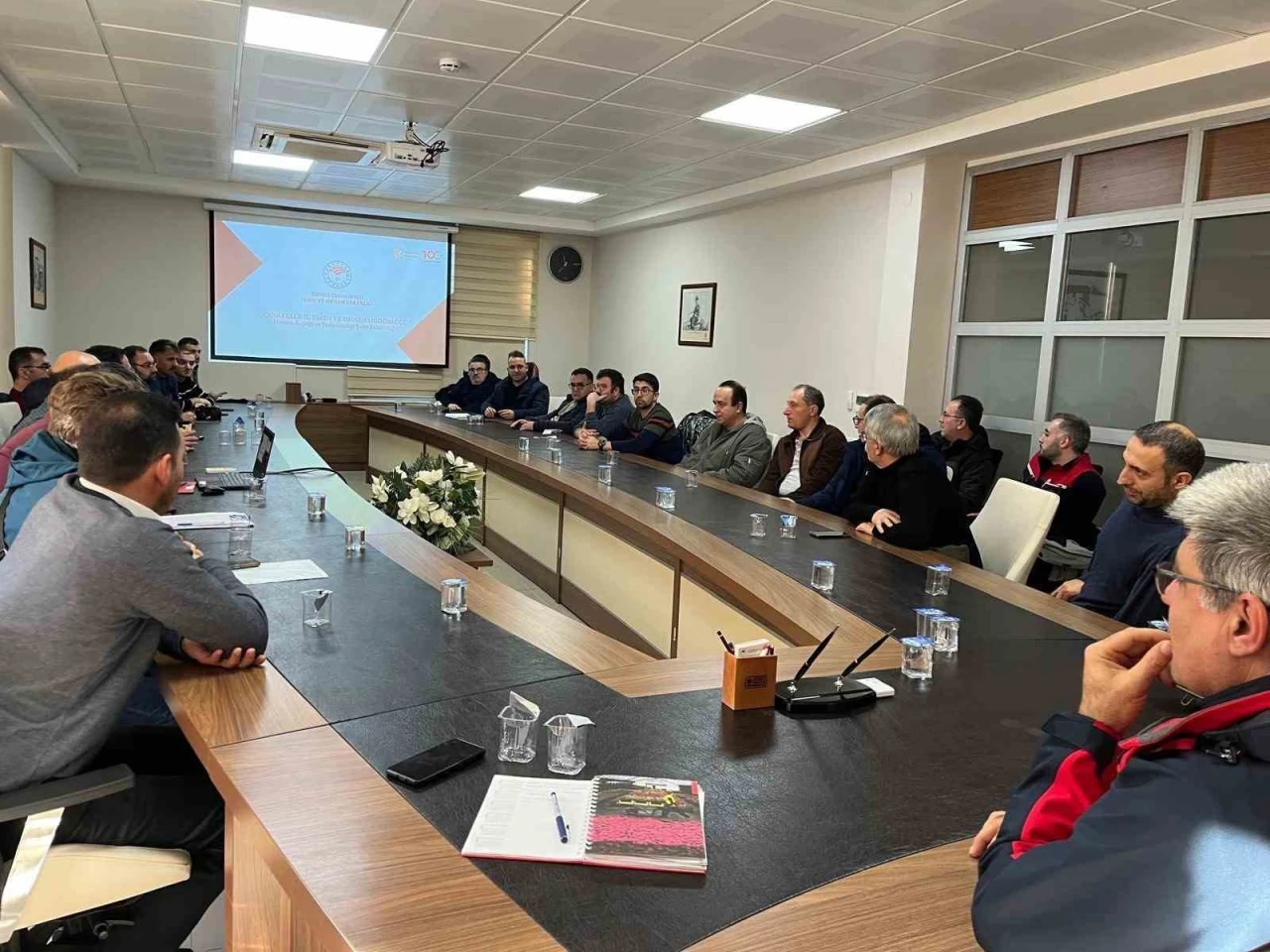 &Ccedil;anakkale&rsquo;de hayvan hastalıklarına karşı tedbir planı oluşturuldu
