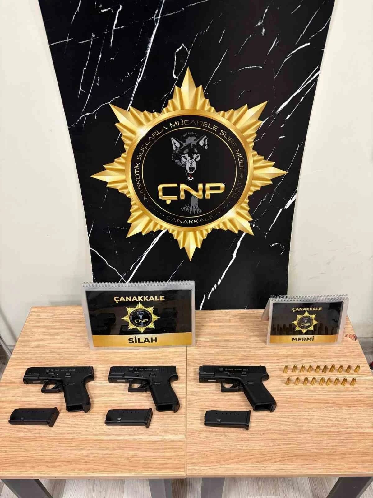 &Ccedil;anakkale&rsquo;de huzur uygulamaları: Farklı su&ccedil;lardan aranması bulunan 16 kişi yakalandı
