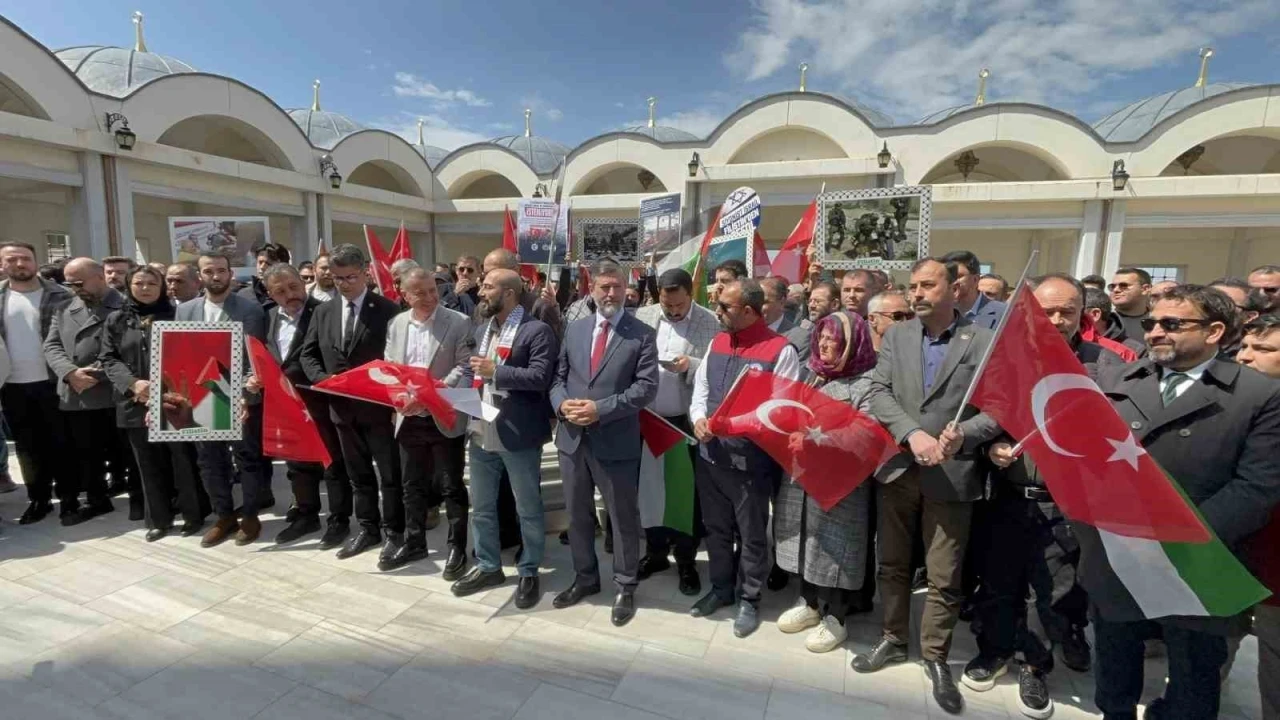 &Ccedil;anakkale&rsquo;de İsrail&rsquo;in Filistinli esirleri hedef alan &rsquo;idam yasası&rsquo; protesto edildi
