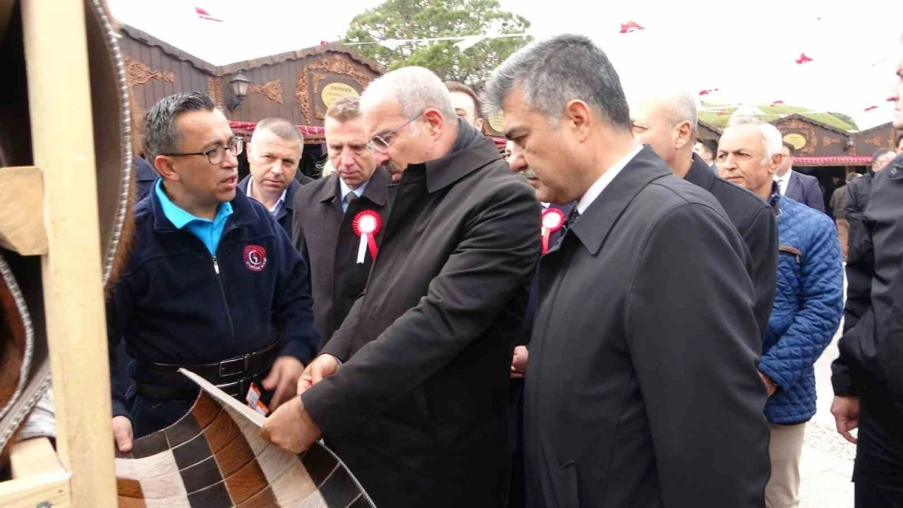 &Ccedil;anakkale&rsquo;de &lsquo;İşyurtları &Uuml;r&uuml;n ve El Sanatları Fuarı&rsquo; a&ccedil;ıldı
