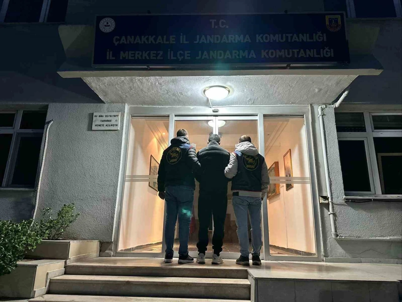 &Ccedil;anakkale&rsquo;de kesinleşmiş hapis cezası olan 9 ş&uuml;pheli yakalandı
