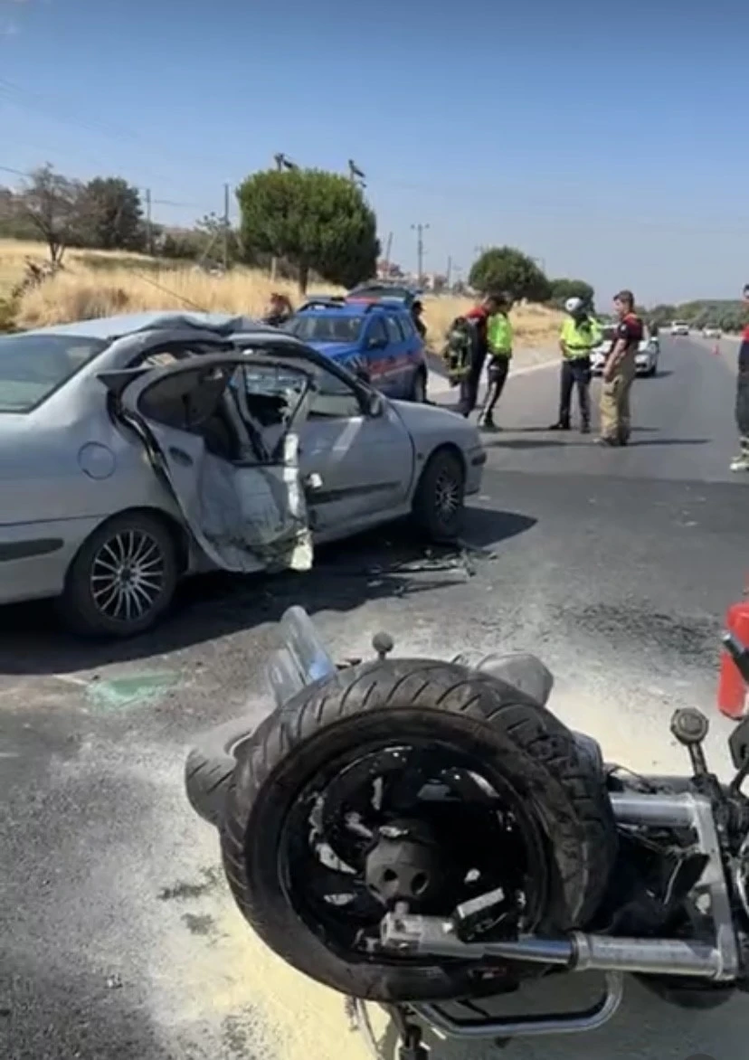Çanakkale’de otomobil ile motosiklet çarpıştı: 6 yaralı
