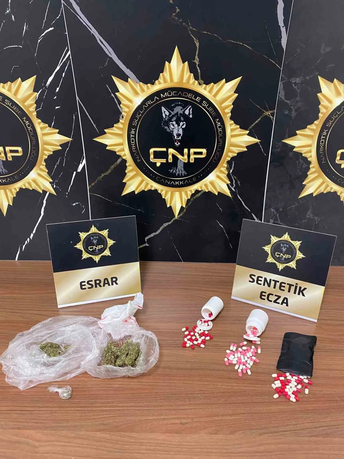 &Ccedil;anakkale&rsquo;de uyuşturucu taciri 4 ş&uuml;pheli tutuklandı
