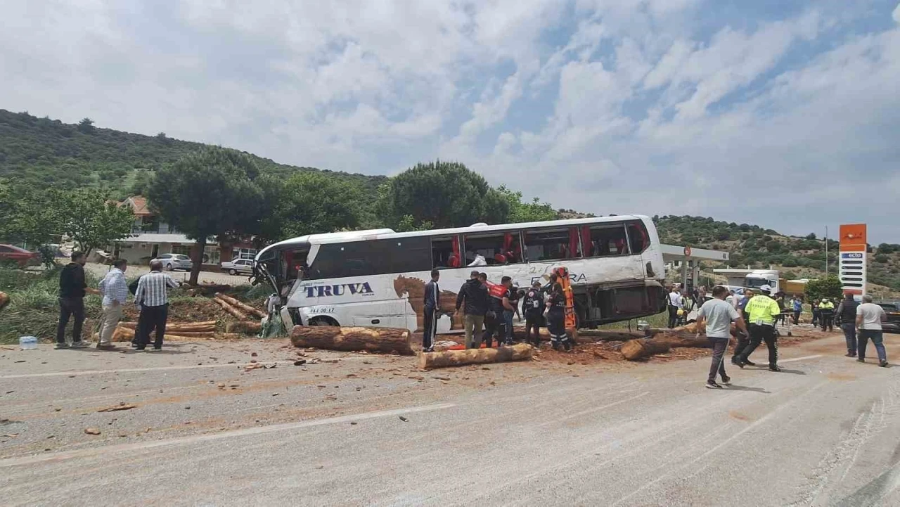 Çanakkale’deki otobüs kazasında ölenlerin kimlikleri belli oldu
