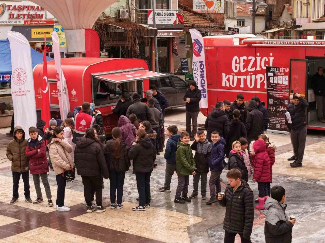 &Ccedil;anakkale Savaşları Mobil M&uuml;zesi Sındırgı&rsquo;da yoğun ilgi g&ouml;rd&uuml;
