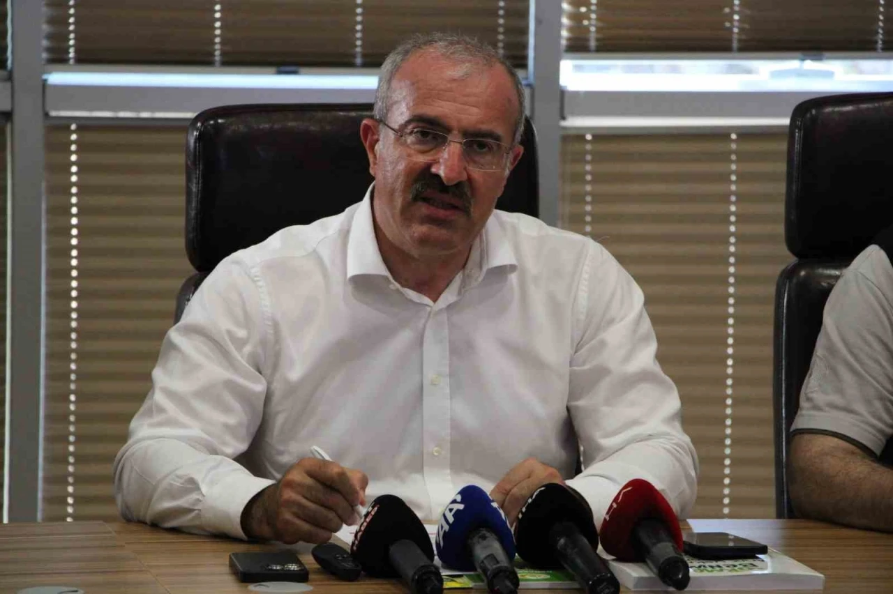 Çanakkale Valisi Ömer Toraman: &quot;Toplamda 205 hektarlık bir alan bu yangından etkilenmiş gözüküyor&quot;
