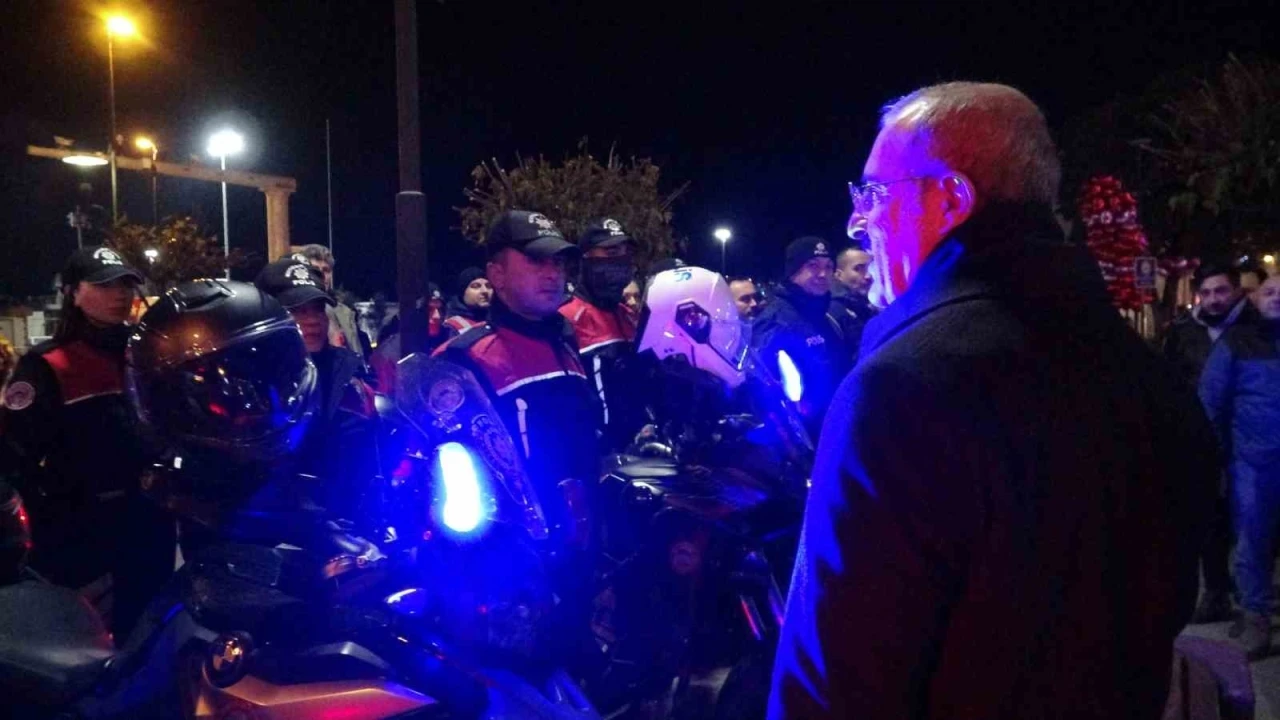 &Ccedil;anakkale Valisi Toraman, yılbaşında g&ouml;rev başındaki personeli ziyaret etti
