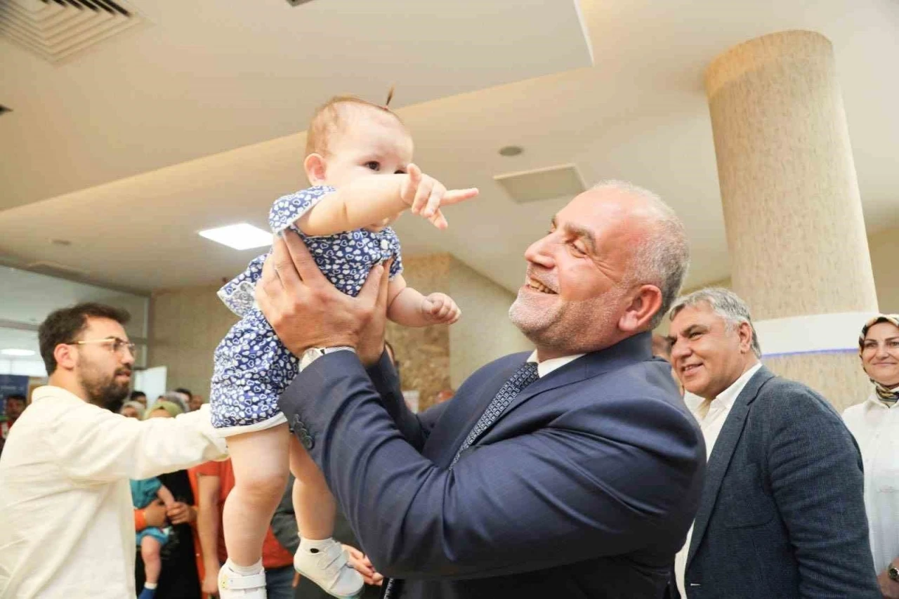 Canik’te ’Aile Yılı’: Çocuk sahibi olan ihtiyaç sahipleri 5 bin TL destek

