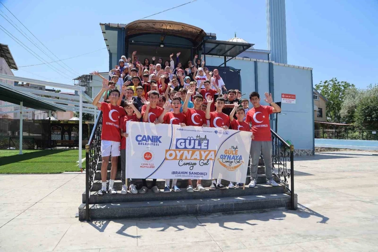 Canik&rsquo;te &ccedil;ocuklar camilere akın ediyor
