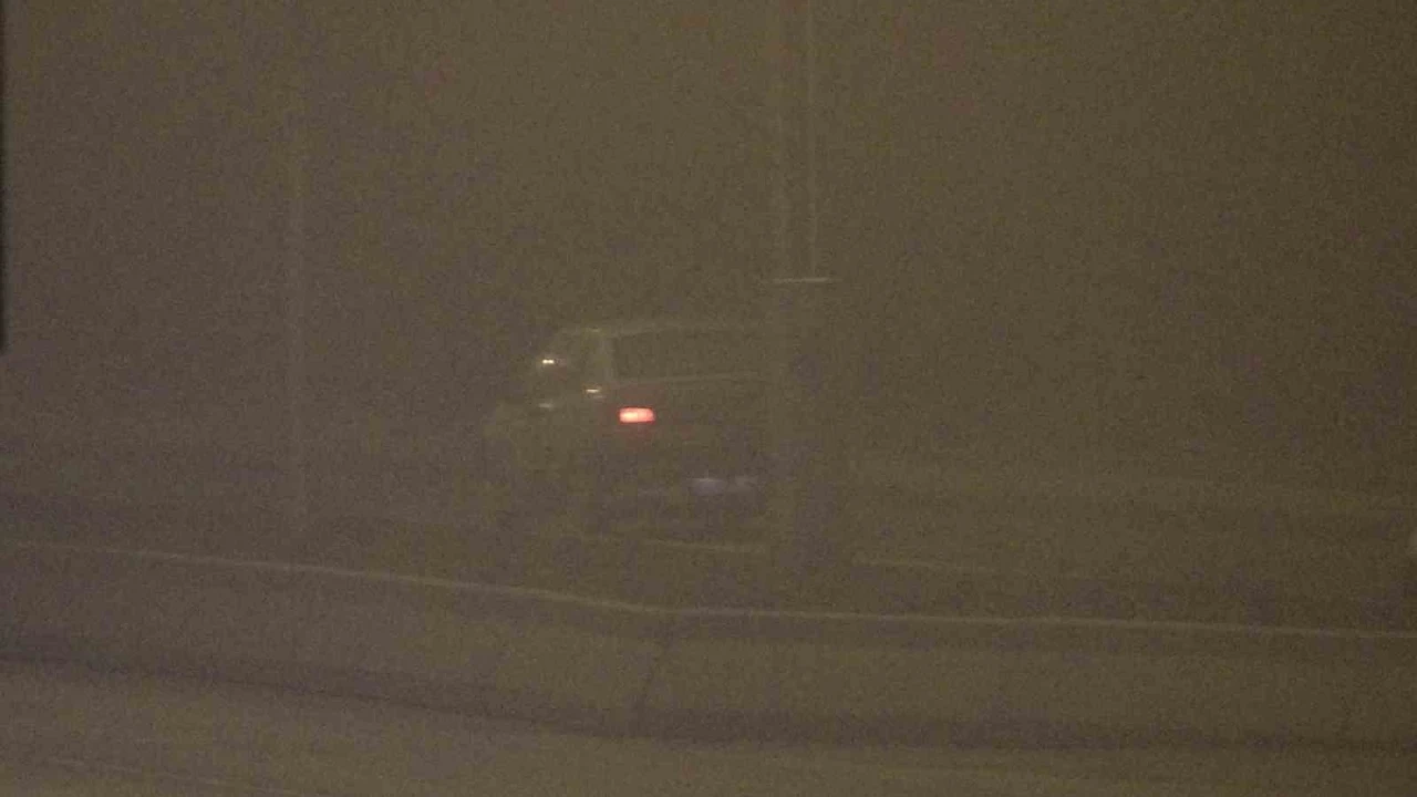 &Ccedil;ankırı&rsquo;da etkili olan sis g&ouml;r&uuml;ş mesafesini 50 metreye d&uuml;ş&uuml;rd&uuml;
