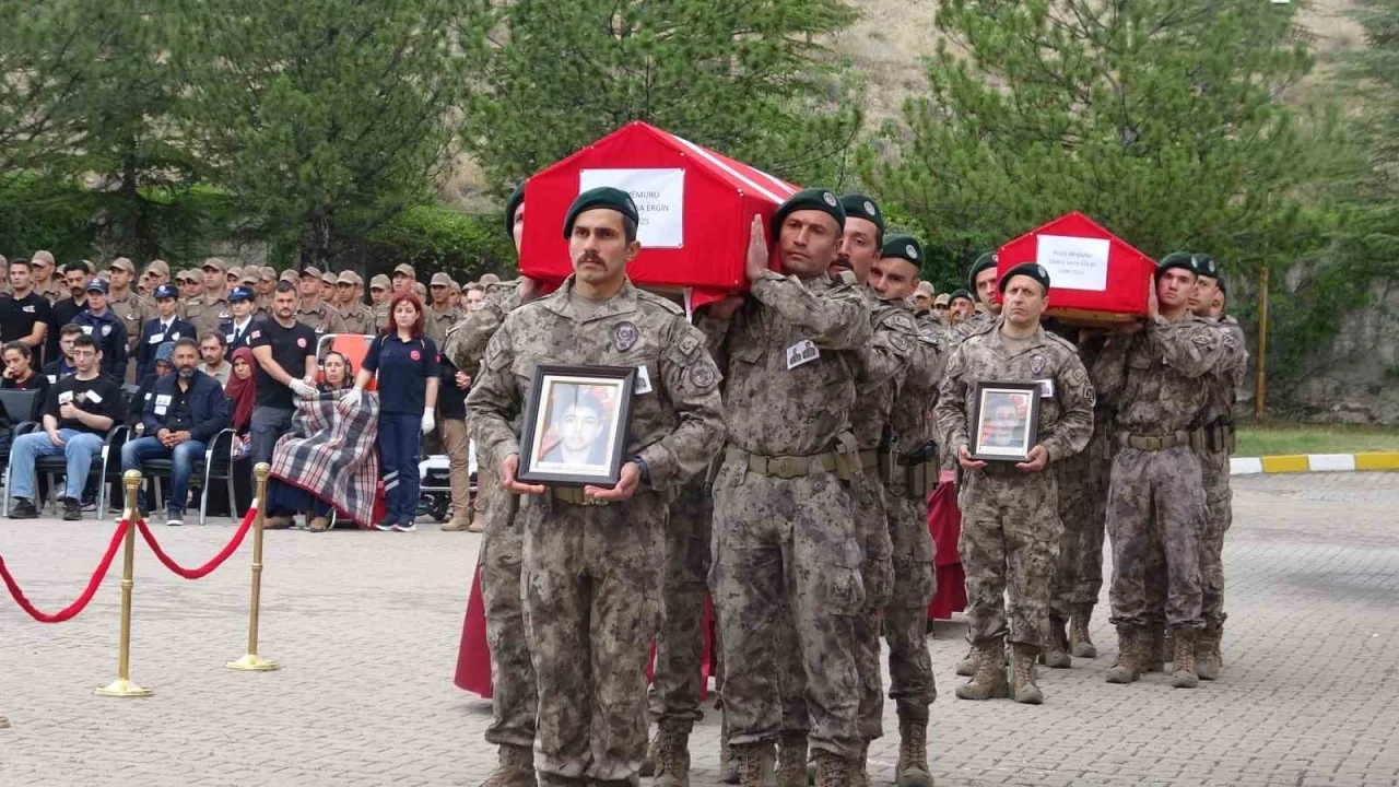 Çankırı’daki kazada hayatını kaybeden polis özel harekat kursiyerleri memleketlerine uğurlandı
