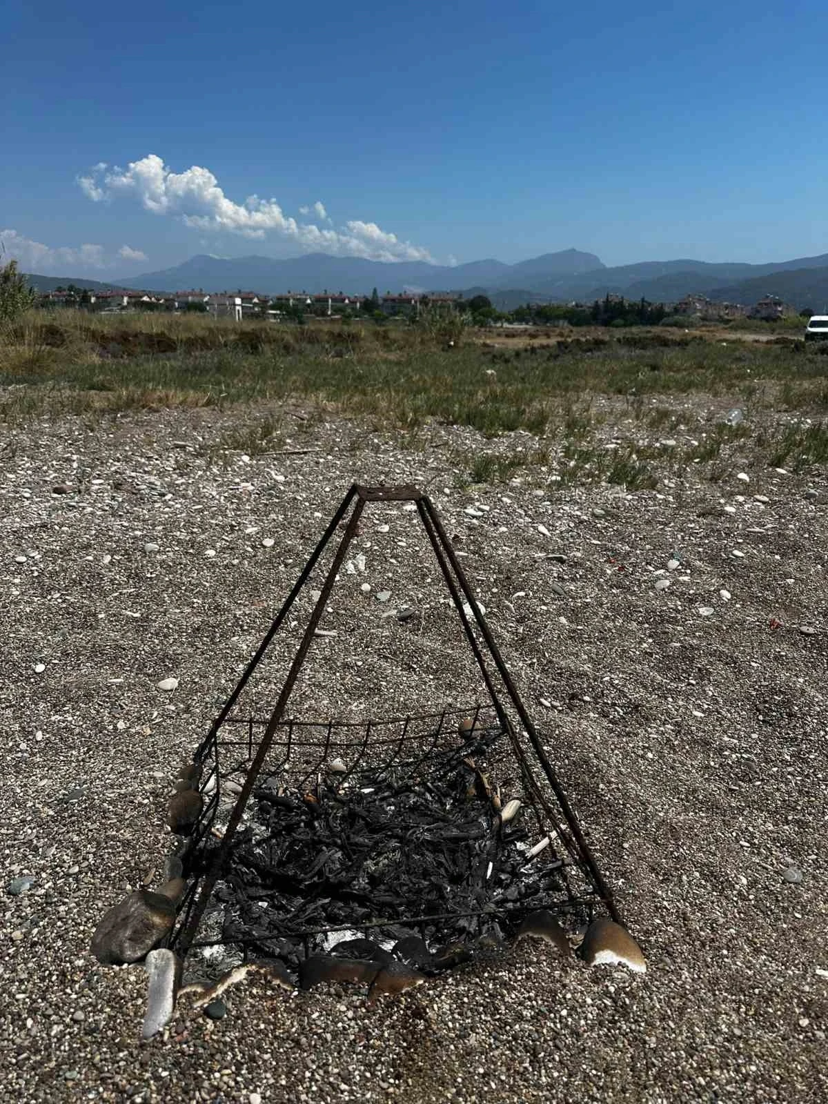 Caretta Caretta yuvasının &uuml;zerinde mangal ateşi yaktılar
