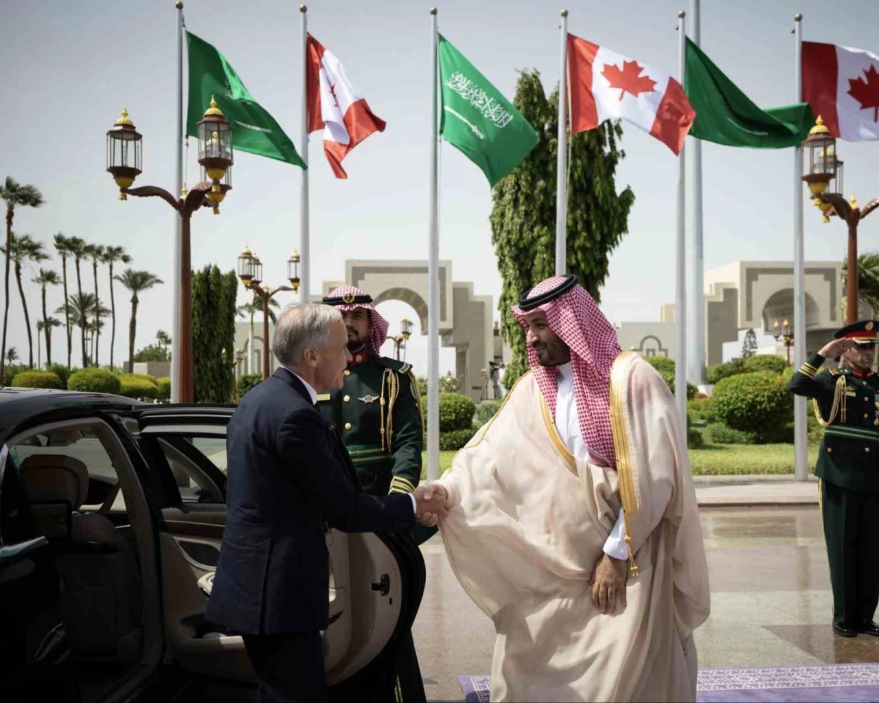 Carney: "B&ouml;lgede muhtemel &ccedil;&ouml;z&uuml;mler konusunda en etkili iki &uuml;lke Suudi Arabistan ve T&uuml;rkiye"

