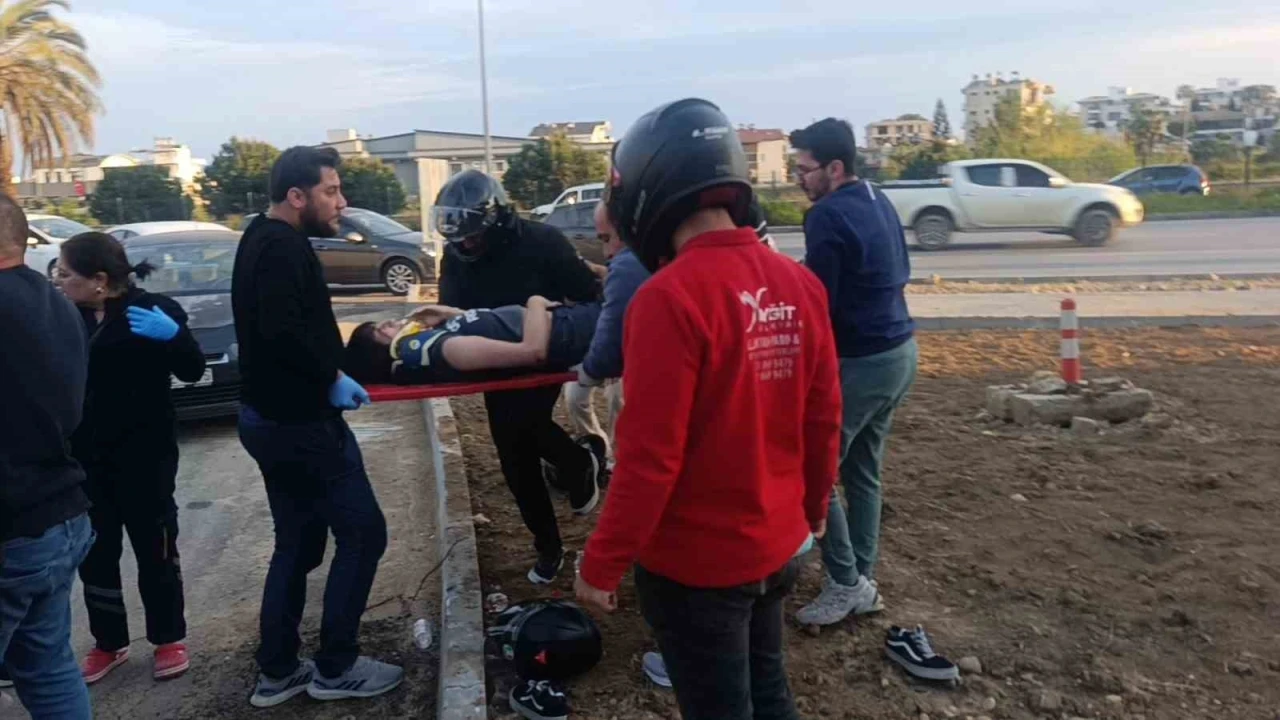 &Ccedil;arpmanın etkisiyle 20 metre fırlayıp ref&uuml;jdeki toprağa d&uuml;ş&uuml;p hayata tutundular: 2 yaralı
