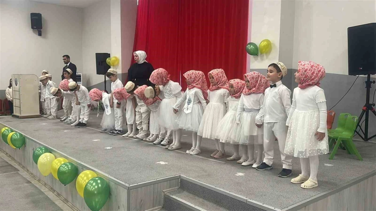 &Ccedil;avdarhisar&rsquo;da 4-6 Yaş Kur&rsquo;an Kursu &ouml;ğrencilerinden yılsonu g&ouml;sterisi
