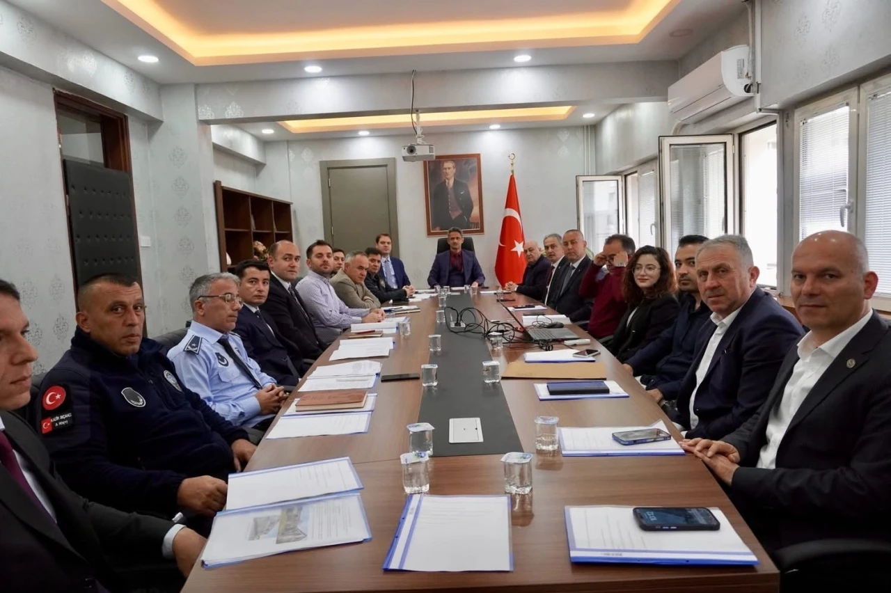 &Ccedil;aycuma&rsquo;da bağımlılıkla m&uuml;cadele toplantısı yapıldı
