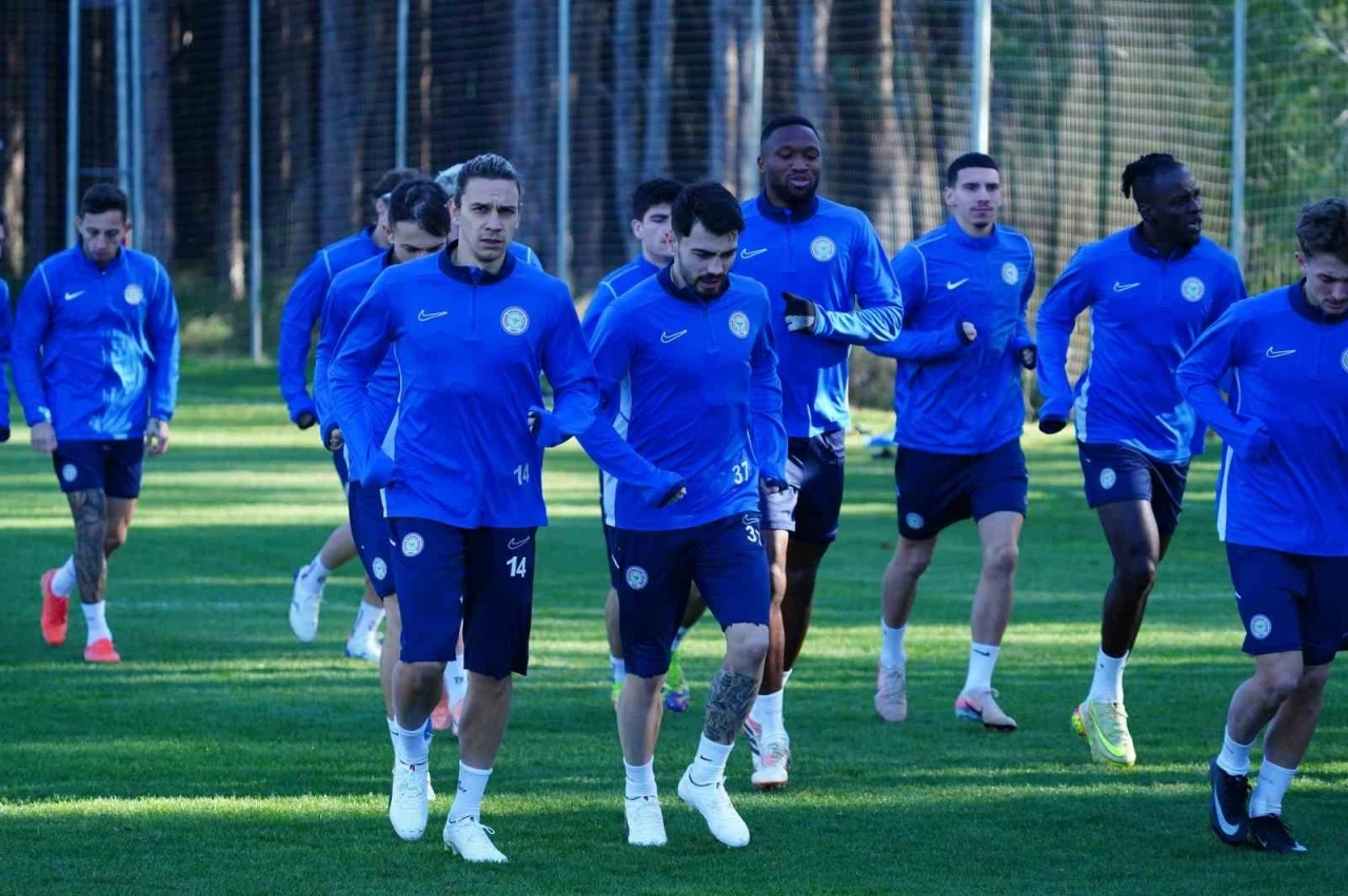 &Ccedil;aykur Rizespor&rsquo;da ikinci yarı hazırlıkları s&uuml;r&uuml;yor
