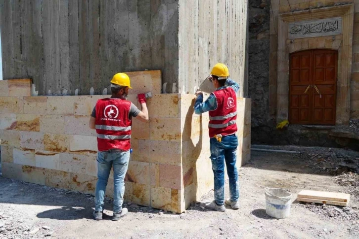 Cedidiye Cami meydanla bütünleşiyor
