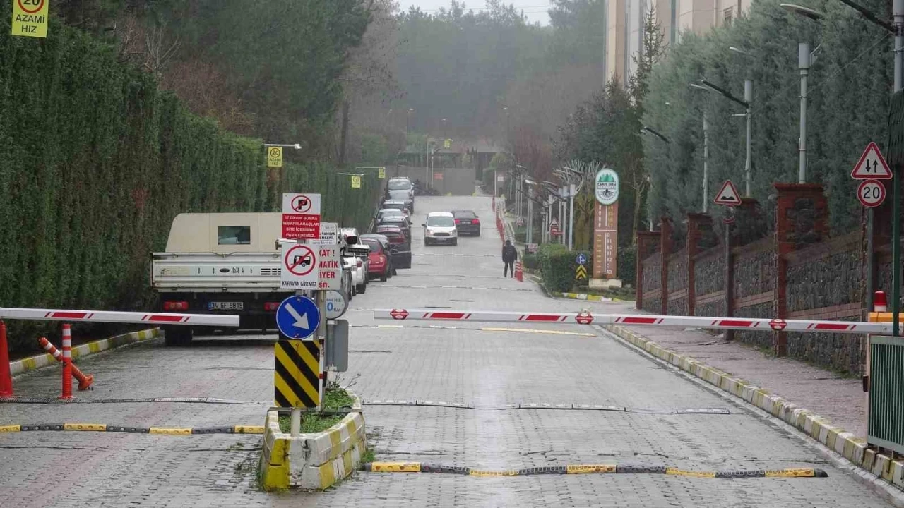 &Ccedil;ekmek&ouml;y&rsquo;de asans&ouml;r boşluğunda sıkışan kişi hayatını kaybetti
