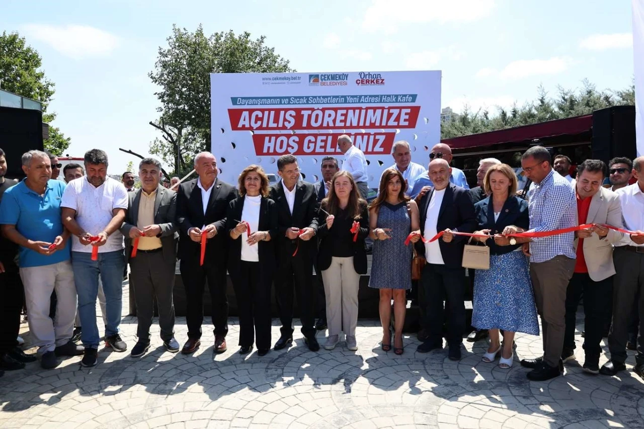 Çekmeköy’de ’Halk Kafe’ düzenlenen törenle hizmete açıldı

