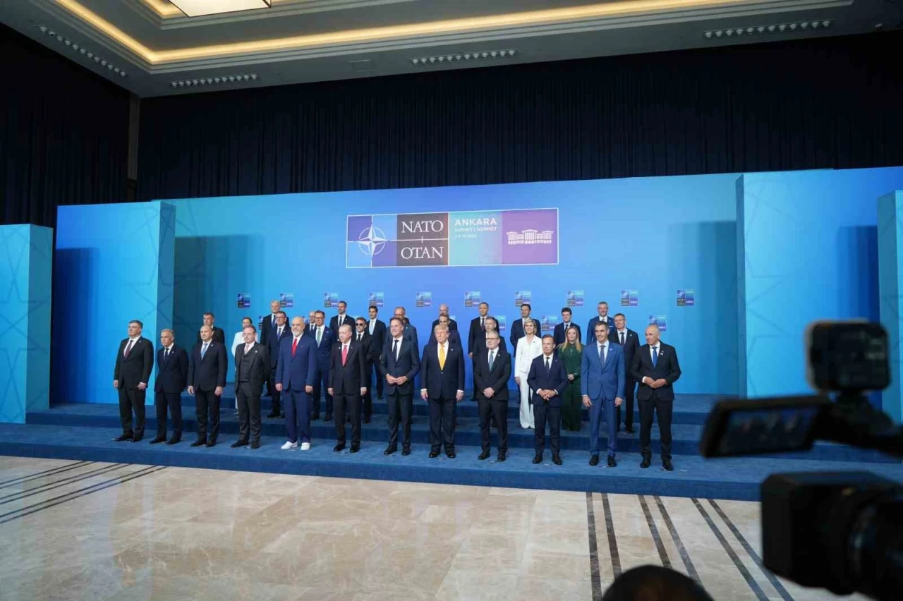 &Ccedil;ekya NATO&rsquo;da iki liderle temsil edilen ilk &uuml;lke oldu
