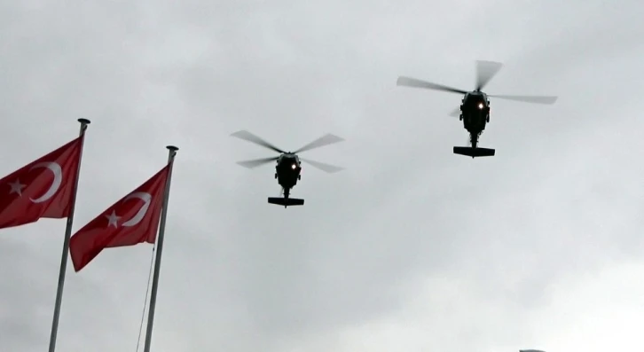 &Ccedil;elik Kanatlar gururlandırdı, bando takımı coşturdu
