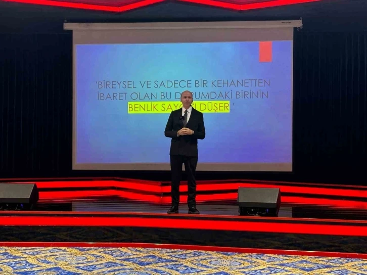 Cem &Ouml;ğretir: En iyi T&uuml;rk&ccedil;eyi kullanarak gen&ccedil;lere rol model olma &ccedil;abasındayım
