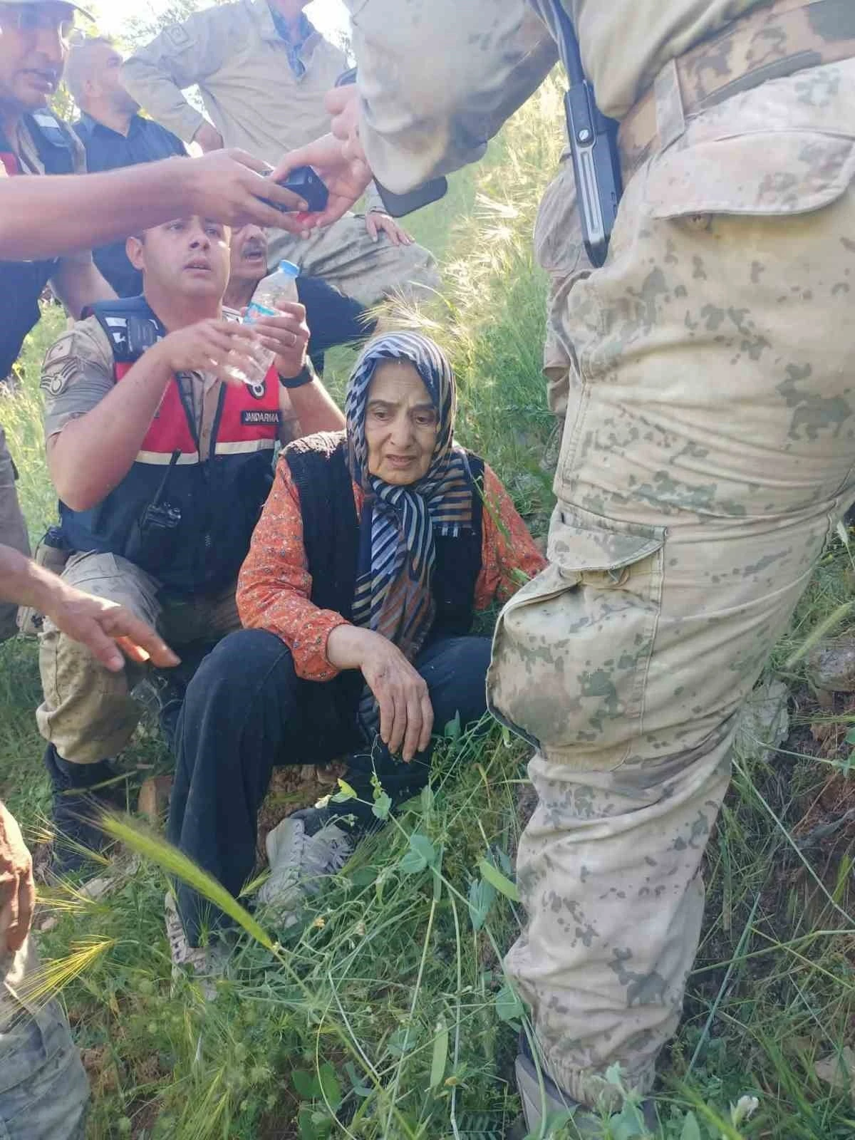 Çemişgezek’te kaybolan alzheimer hastası kadın jandarma tara