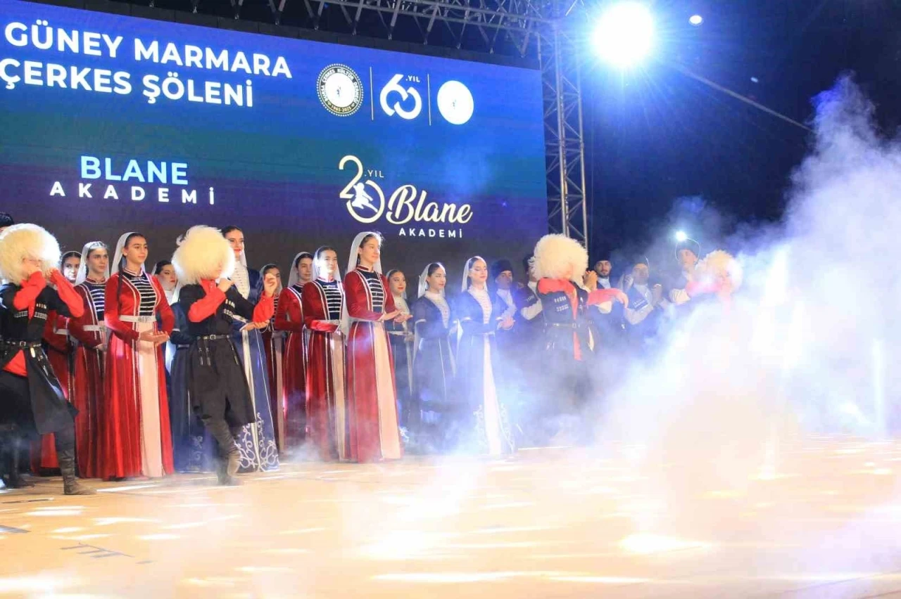 Çerkesler, Güney Marmara şöleninde unutulmaz bir gece yaşadı
