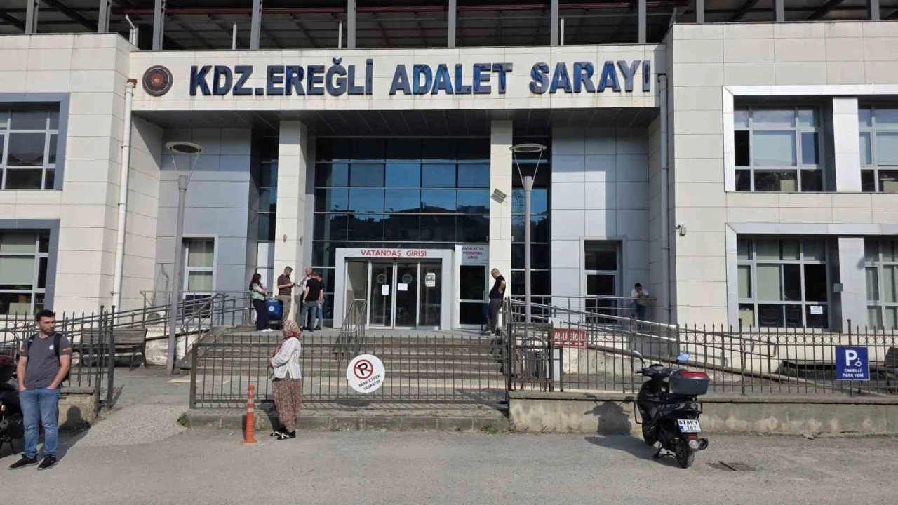 Cesedi 43 g&uuml;n sonra toprağa g&ouml;m&uuml;l&uuml; halde bulunmuştu: Din&ccedil;er Arslan cinayetinde ilk duruşma g&ouml;r&uuml;ld&uuml;

