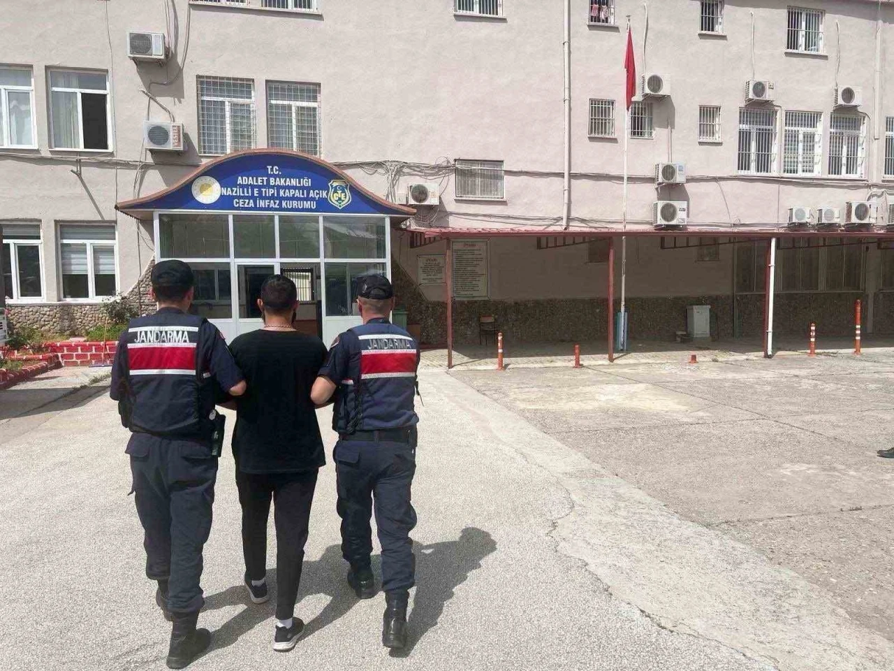 Çeşitli suçlardan aranan şahıslar Nazilli’de yakalandı
